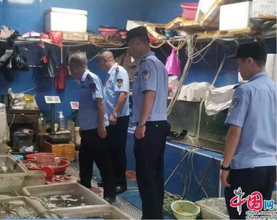 彭泽县农业农村局联合多部门对农贸市场、餐馆、渔具店开展突击检查